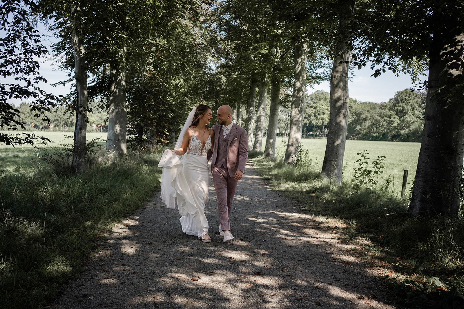 Trouwfoto's van bruidspaar in Gemert